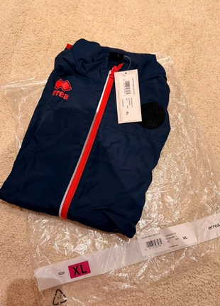 Veste Errea TTA militaire taille XL neuve, marque: Erreà, état: Neuf avec étiquette, taille: XL, 15,00 €, 16,45 € Protection acheteurs incluse