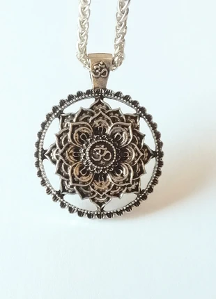 Chaîne + pendentif bouddhiste fleur de lotus, condizioni: Nuovo senza cartellino, €9.00, €10.15 include la Protezione acquisti Pro