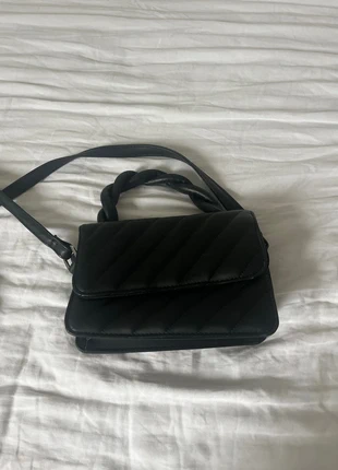 Zwarte schouder tas, merk: Primark, staat: Nieuw zonder prijskaartje, € 4,00, € 4,90 inclusief Kopersbescherming