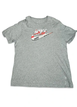 T-shirt Nike gris taille M logo Nike air max, brand: Nike, condizioni: Ottime, taglia: M, €10.00, €11.20 include la Protezione acquisti
