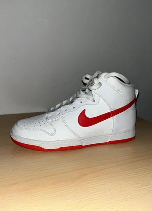 Nike Dunk High Retro “White/Picante Red”, marque: Nike, état: Neuf sans étiquette, taille: 42,5, 35,00 €, 37,45 € Protection acheteurs incluse