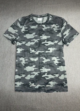 T-shirt Gymshark M camouflage gris | Léger, respirant & stylé, marca: Gymshark, estado: Muito bom, tamanho: M, €16.50, €18.03 inclui Proteção do Comprador