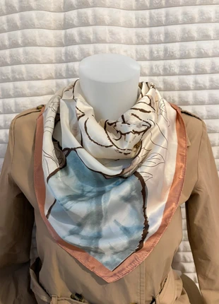 Foulard bohème chic satiné, brand: Boutique indépendante, condition: Very good, €10.00, €11.20 includes Buyer Protection