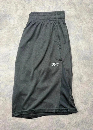 Short Reebok | Taille S | Couleur Noir, marque: Reebok, état: Très bon état, taille: S, 8,00 €, 9,10 € Protection acheteurs (Pro) incluse