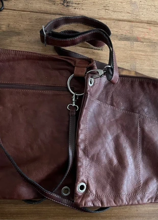 2 in 1 lederen tas. Los te dragen en aan elkaar vast, merk: spanje gekocht, staat: Nieuw zonder prijskaartje, € 5,00, € 5,95 inclusief Kopersbescherming