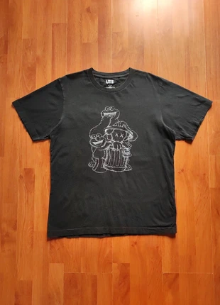 Kaws x UniQlo T-Shirt Sesame Street, marque: Kaws, état: Très bon état, taille: M, 23,90 €, 25,80 € Protection acheteurs incluse