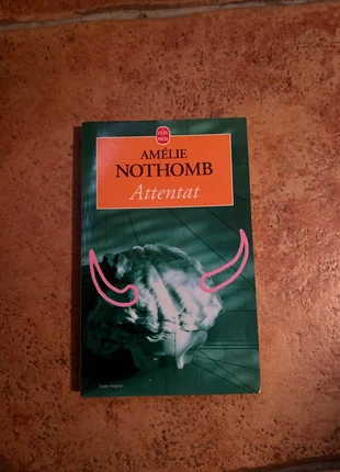 Livre Attentat d’Amélie Nothomb, estado: Bom, €1.00, €1.75 inclui Proteção do Comprador