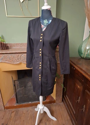 Robe noire élégante à boutons dorés – Taille36, marke: Tendance, zustand: Sehr gut, größe: S / 36 / 8, 7,00 €, 8,05 € inklusive Vinted-Käuferschutz