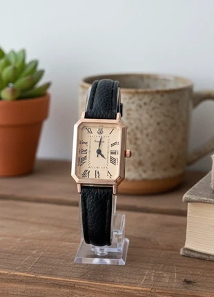 🖤Orologio minimal vintage rettangolare oro - cinturino finta pelle nera - Nuovo Funzionante🖤, marque: Vintage Dressing, état: Neuf sans étiquette, taille: Jusqu'à 30 mm, 14,50 €, 15,93 € Protection acheteurs incluse