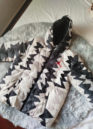 Doudoune Jordan noir et blanc | Taille 163-175 cm, 13-15ans | Made in Vietnam, marca: Jordan, estado: Bom, tamanho: 15 anos / 170 cm, €24.00, €25.90 inclui Proteção do Comprador