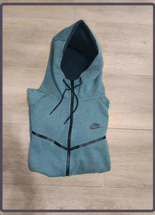 Nike Tech Verte - Superbe Etat, marca: Nike, estado: Muito bom, tamanho: M, €28.00, €30.10 inclui Proteção do Comprador