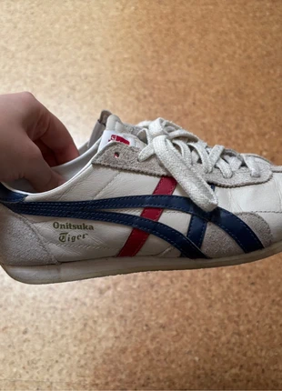 Weißer Sportschuh, brand: Onitsuka Tiger, condizioni: Ottime, taglia: 39, €35.00, €37.45 include la Protezione acquisti