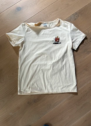 Yellow T-shirt with negroni print, merk: Yellow, staat: Nieuw zonder prijskaartje, maat: L / 40 / 12, € 10,00, € 11,20 inclusief Kopersbescherming