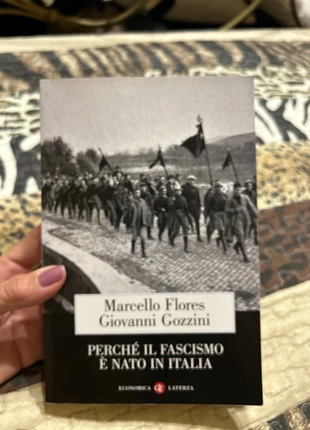 Libro “perché il fascismo e’ nato in Italia “, condizioni: Ottime, €8.00, €9.10 include la Protezione acquisti