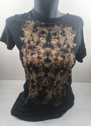 T shirt femme , faith connexion, taille M , état impeccable, marke: Faith Connexion, zustand: Neu, größe: M / 38 / 10, 25,00 €, 26,95 € inklusive Vinted-Käuferschutz