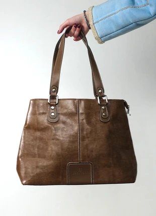 Grand sac épaule marron style vintage, format tote rigide, parfait pour le quotidien ou le bureau, marque: Vintage Dressing, état: Neuf sans étiquette, 13,00 €, 14,35 € Protection acheteurs incluse