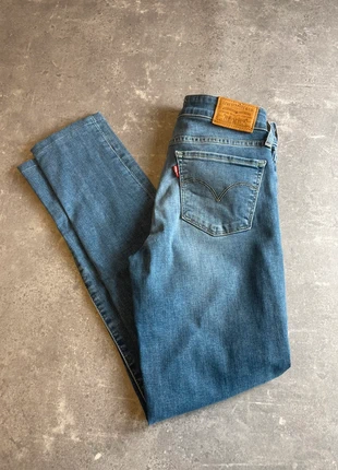 Jean Levi’s 711 skinny taille FR34 / W25, marque: Levi's, état: Très bon état, taille: XS / 34 / 6, 30,00 €, 32,20 € Protection acheteurs incluse