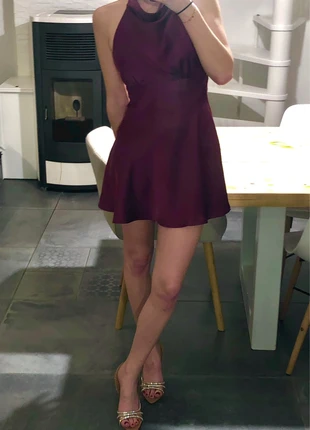 robe bordeaux à col halter, marque: Zara, état: Neuf sans étiquette, taille: S / 36 / 8, 28,00 €, 30,10 € Protection acheteurs incluse