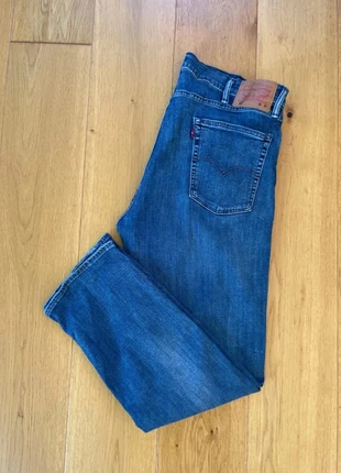 Jean Lévis 513 bleu marine W38 L30 - Coupe droite, marke: Levi's, zustand: Sehr gut, größe: W38 | DE 54, 20,00 €, 21,70 € beinhaltet Vinted-Käuferschutz Pro