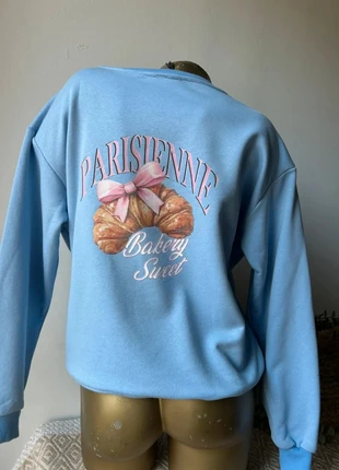🩵 Sweat bleu Parisienne Bakery Sweet – Taille unique, brand: lovika, condition: New with tags, size: One size, €26.00, €28.00 includes Buyer Protection