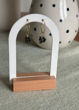 Boucles d’oreilles petites fleurs noir, marque: Easy Clothes, état: Neuf sans étiquette, 5,00 €, 5,95 € Protection acheteurs incluse