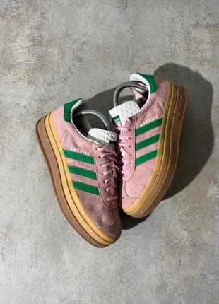 Chaussures Adidas Gazelle Bold rose et vert taille 39 1/3, marke: Gazelle, zustand: Sehr gut, größe: 39, 69,00 €, 73,15 € inklusive Vinted-Käuferschutz