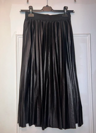 Jupe mi longue plissée, marque: Vila, état: Très bon état, taille: XS / 34 / 6, 5,00 €, 5,95 € Protection acheteurs incluse