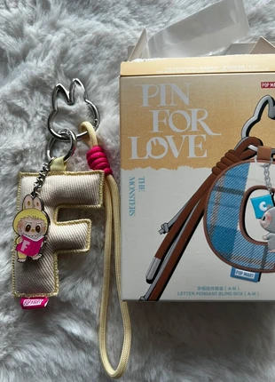 Porte-clés labubu The monstres Pin for love, marke: POPMART, zustand: Sehr gut, 9,00 €, 10,15 € inklusive Vinted-Käuferschutz
