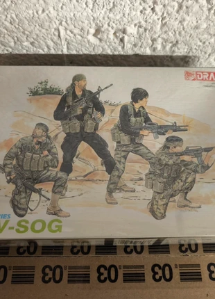 Dragon Macv Sog 1/35, merk: Dragon, staat: Nieuw zonder prijskaartje, maat: Prematuur, tot 44 cm, € 15,00, € 16,45 inclusief Kopersbescherming