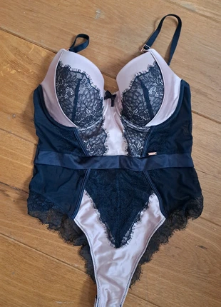 Body van Hunkemoller Arianne body - zwart. Maat 85 c, merk: Hunkemöller, staat: Heel goed, € 5,00, € 5,95 inclusief Kopersbescherming
