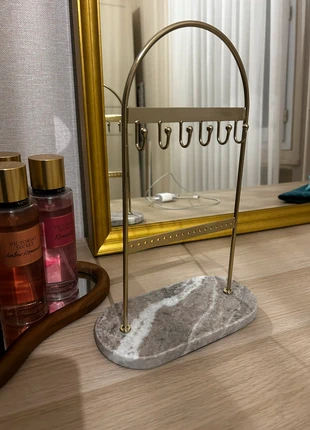 Porte bijoux action effet marbre, marque: Action, état: Neuf avec étiquette, 5,00 €, 5,95 € Protection acheteurs incluse