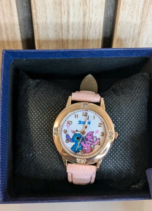Montre Stitch rose avec boîte, marque: Stitch, état: Neuf avec étiquette, 6,00 €, 7,00 € Protection acheteurs incluse