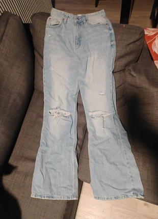 Jean Denim Pantalon Bershka déchiré bleu clair EUR 36, marca: Bershka, estado: Bueno, tamaño: S / 36 / 8, 7,00 €, 8,05 € Protección al comprador incluida