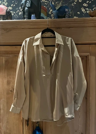 Blouse goud xl M & C, merk: M. C., staat: Heel goed, maat: XL / 42 / 14, € 5,00, € 5,95 inclusief Kopersbescherming