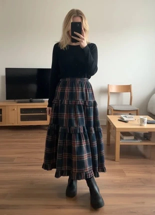 Jupe longue rouge et bleu à carreaux style gothique boho vintage t2k taille S, marke: Cald Core, zustand: Sehr gut, größe: S / 36 / 8, 35,90 €, 38,40 € beinhaltet Vinted-Käuferschutz Pro