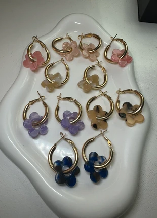 Boucles d’oreilles fleurs x6 paires de plusieurs couleurs, zustand: Neu, 9,50 €, 10,68 € inklusive Vinted-Käuferschutz