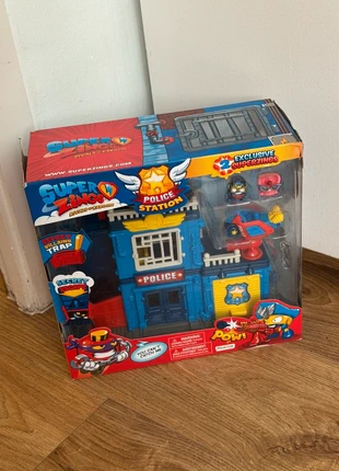 Superthings police station, marque: SuperThings, état: Très bon état, taille: 4 ans / 104 cm, 8,00 €, 9,10 € Protection acheteurs incluse