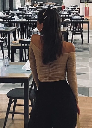 Off the shoulder beige top, brand: Amisu, condizioni: Ottime, taglia: XS / IT 38 / EU 34, €1.00, €1.75 include la Protezione acquisti