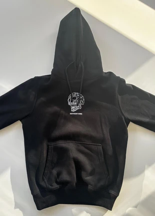 Sudadera negra independent bones pull and bear, marque: Pull & Bear, état: Très bon état, taille: M, 5,00 €, 5,95 € Protection acheteurs incluse