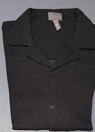 Chemise côtelée manche courte H&M col cubain M, merk: H&M, staat: Nieuw zonder prijskaartje, maat: M, € 8,90, € 10,05 inclusief Kopersbescherming