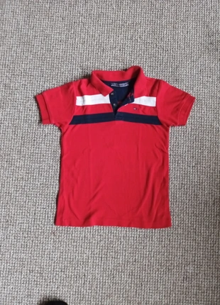 Polo Tommy Hilfiger, merk: Tommy Hilfiger, staat: Heel goed, maat: 6 jaar / 116 cm, € 4,00, € 4,90 inclusief Kopersbescherming