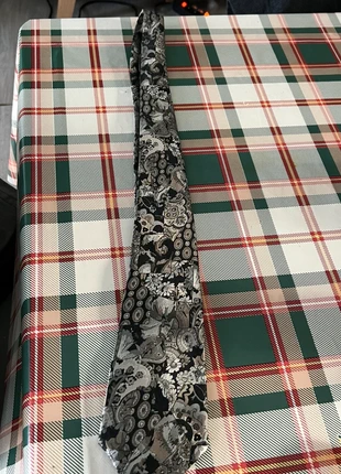 Cravate grise motif à fleur, marque: Brice, état: Très bon état, 1,30 €, 2,07 € Protection acheteurs incluse