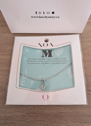 Colgante plata inicial M. NOA Story., merk: noa story, staat: Nieuw met prijskaartje, € 10,00, € 11,20 inclusief Kopersbescherming