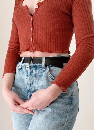 Crop top côtelé camel avec boutons et finition ondulée, marque: Shein, état: Très bon état, taille: XS / 34 / 6, 2,99 €, 3,84 € Protection acheteurs incluse