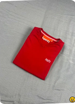 superdry pull rouge col en v unisexe taille S, marque: Superdry, état: Très bon état, taille: S, 15,00 €, 16,45 € Protection acheteurs incluse