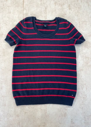 Pull manches courtes Tommy Hilfiger col rond à rayures - taille S femme - bleu et rouge - logo brodé, marke: Tommy Hilfiger, zustand: Sehr gut, größe: S / 36 / 8, 13,00 €, 14,35 € beinhaltet Vinted-Käuferschutz Pro