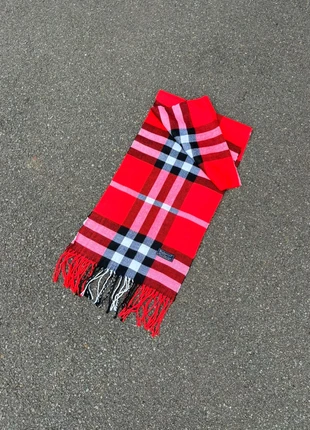 Écharpe Burberry rouge vintage 2000s, marke: Burberry, zustand: Neu, 55,00 €, 58,45 € inklusive Vinted-Käuferschutz
