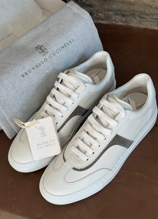 Brunello Cucinelli White Leather Sneakers – Brand New, Size 39, marque: Brunello Cucinelli, état: Neuf avec étiquette, taille: 39, 450,00 €, 473,20 € Protection acheteurs incluse