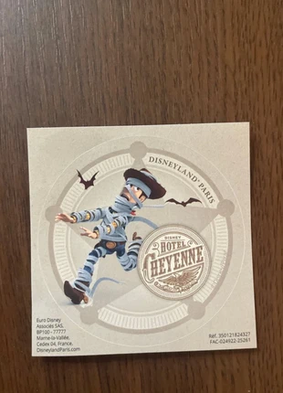 Sticker Halloween Disney Hotel Cheyenne Disneyland Paris, brand: Disneyland Paris, condizioni: Nuovo senza cartellino, €12.00, €13.30 include la Protezione acquisti