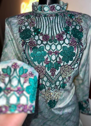 💚 Mikhwar in seta con ricami verde smeraldo e viola 💜, marque: makhawer, état: Neuf sans étiquette, taille: XL / 42 / 14, 45,00 €, 47,95 € Protection acheteurs incluse